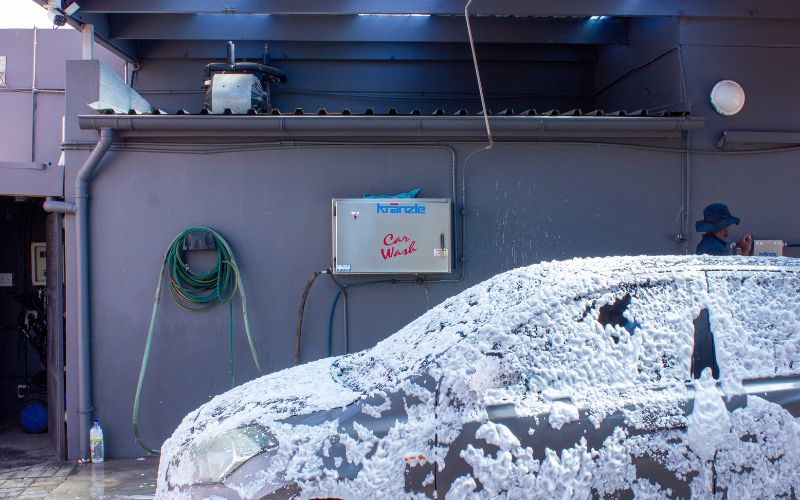Kranzle car wash wall mount unit with foam